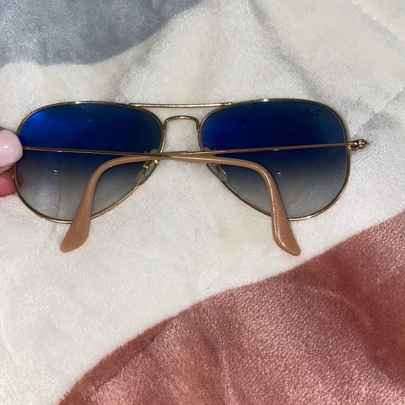 Ray Ban Aviators - Picture 2 of 5